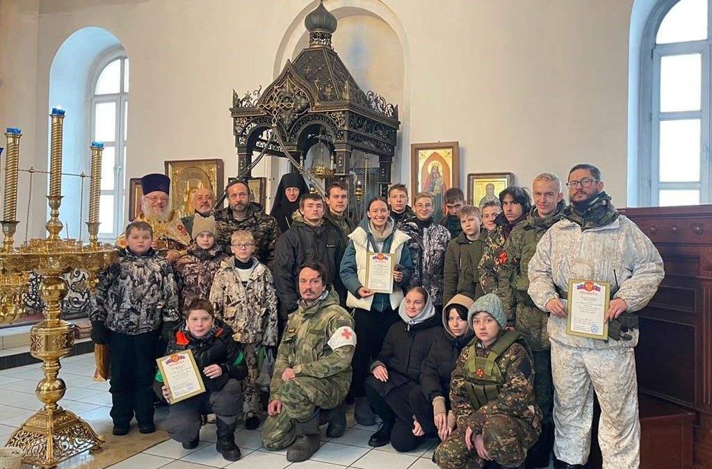 В бело­снеж­ных полях под Москвой…